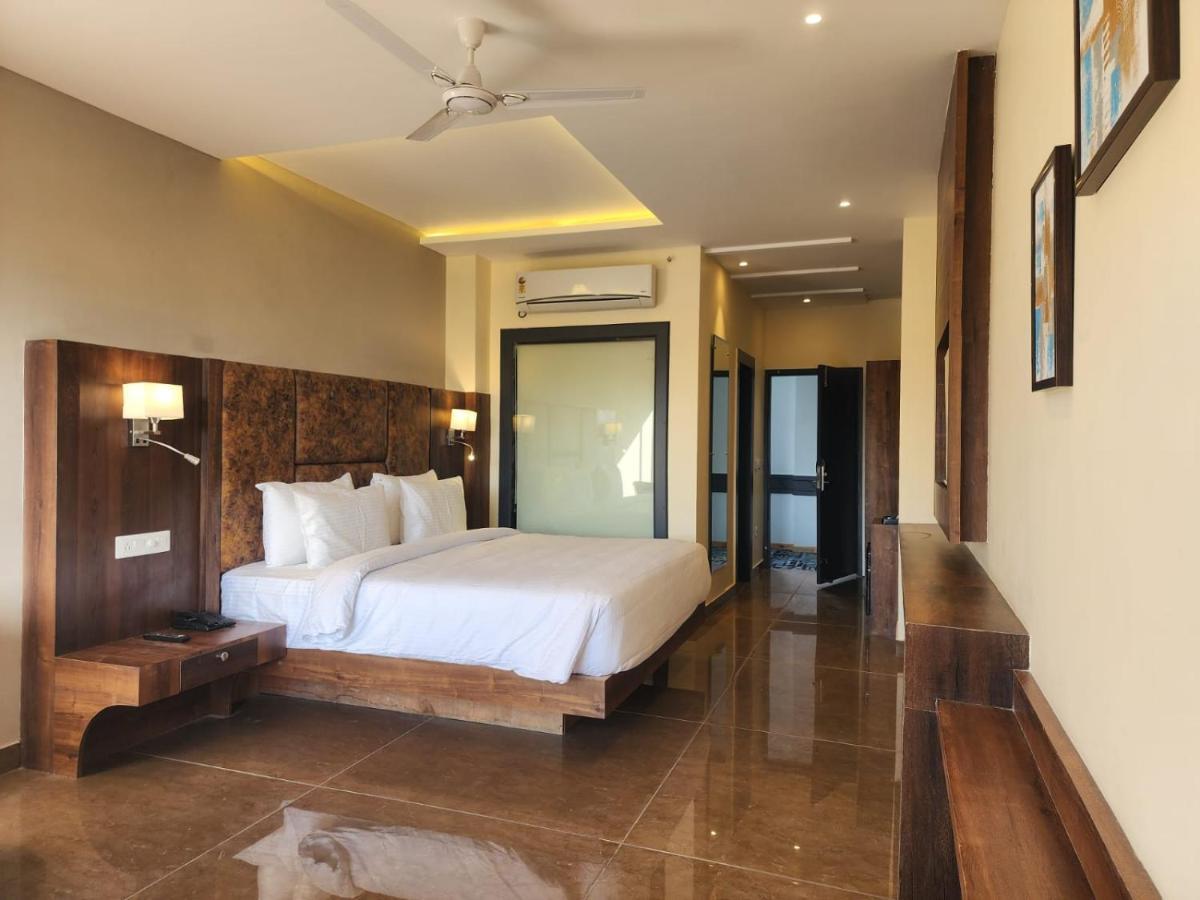 Aachman River And Valley View Resort Dharamshala - A Riverside Resort With Balcony View Eksteriør bilde