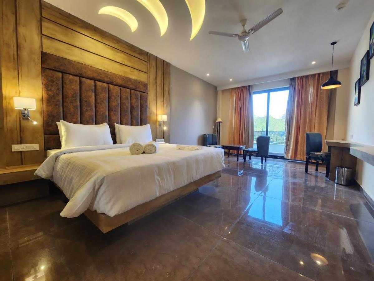 Aachman River And Valley View Resort Dharamshala - A Riverside Resort With Balcony View Eksteriør bilde