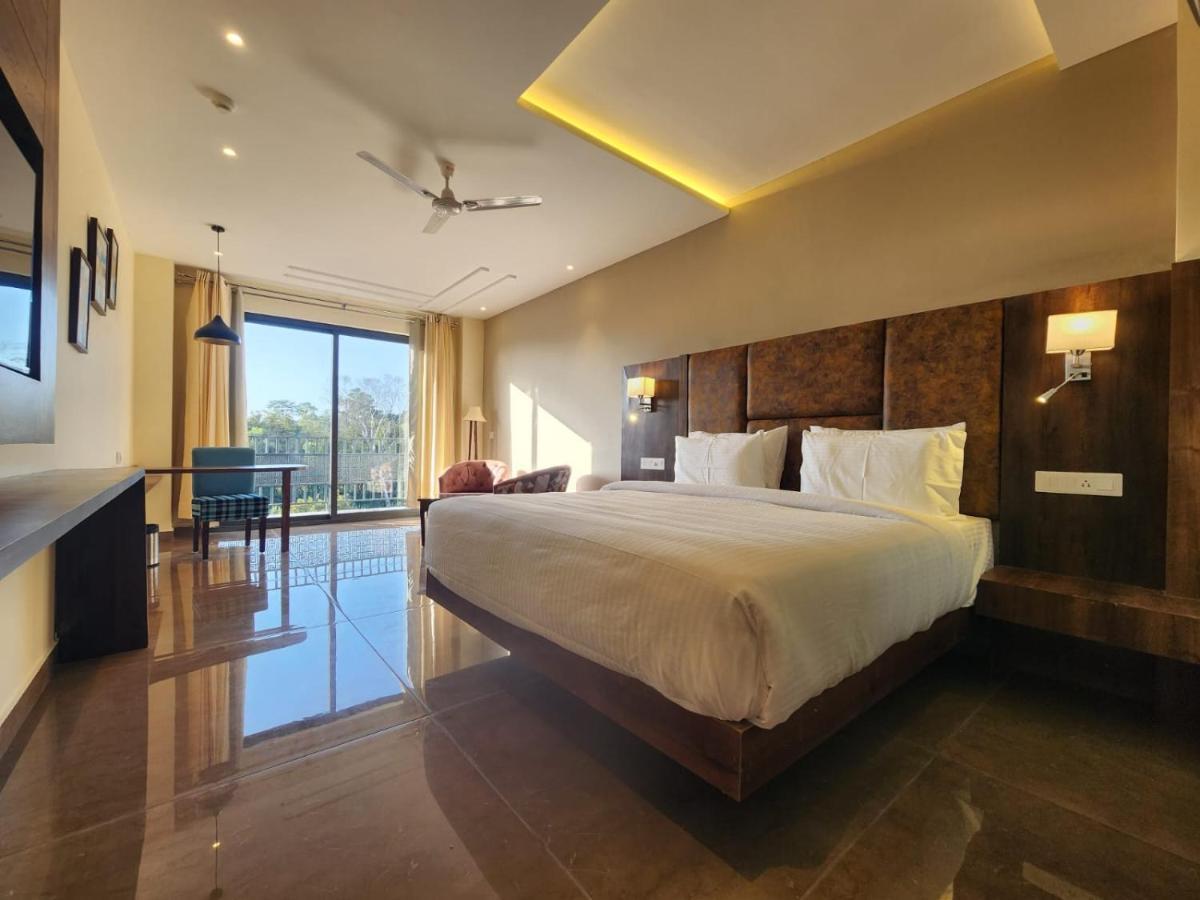 Aachman River And Valley View Resort Dharamshala - A Riverside Resort With Balcony View Eksteriør bilde