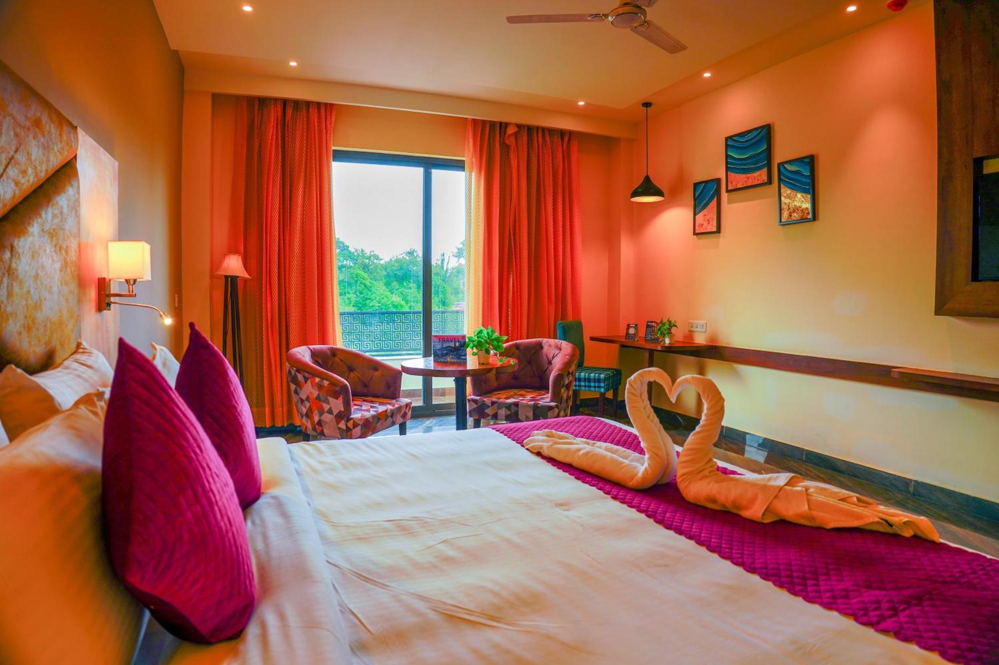 Aachman River And Valley View Resort Dharamshala - A Riverside Resort With Balcony View Eksteriør bilde