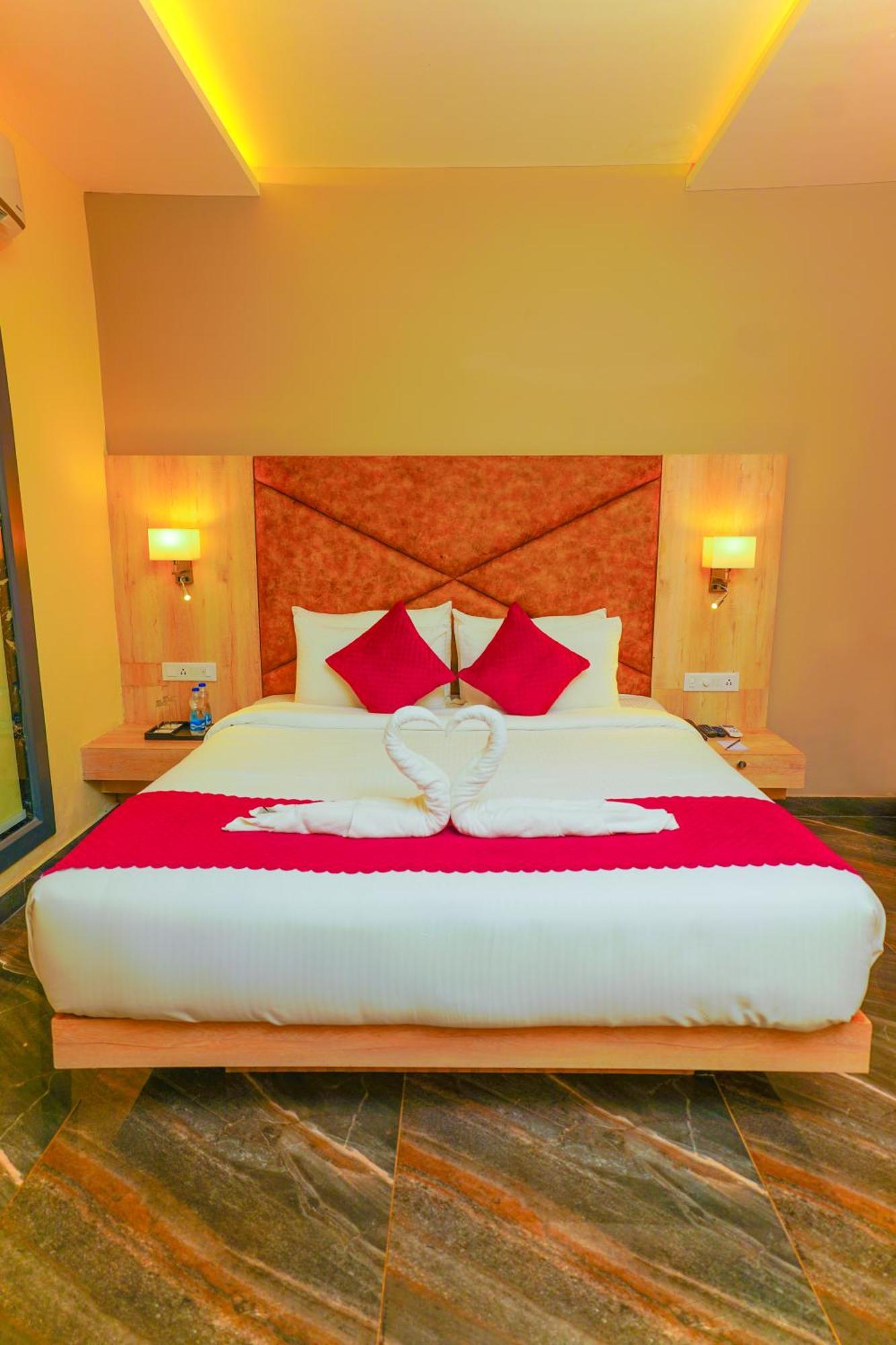 Aachman River And Valley View Resort Dharamshala - A Riverside Resort With Balcony View Eksteriør bilde