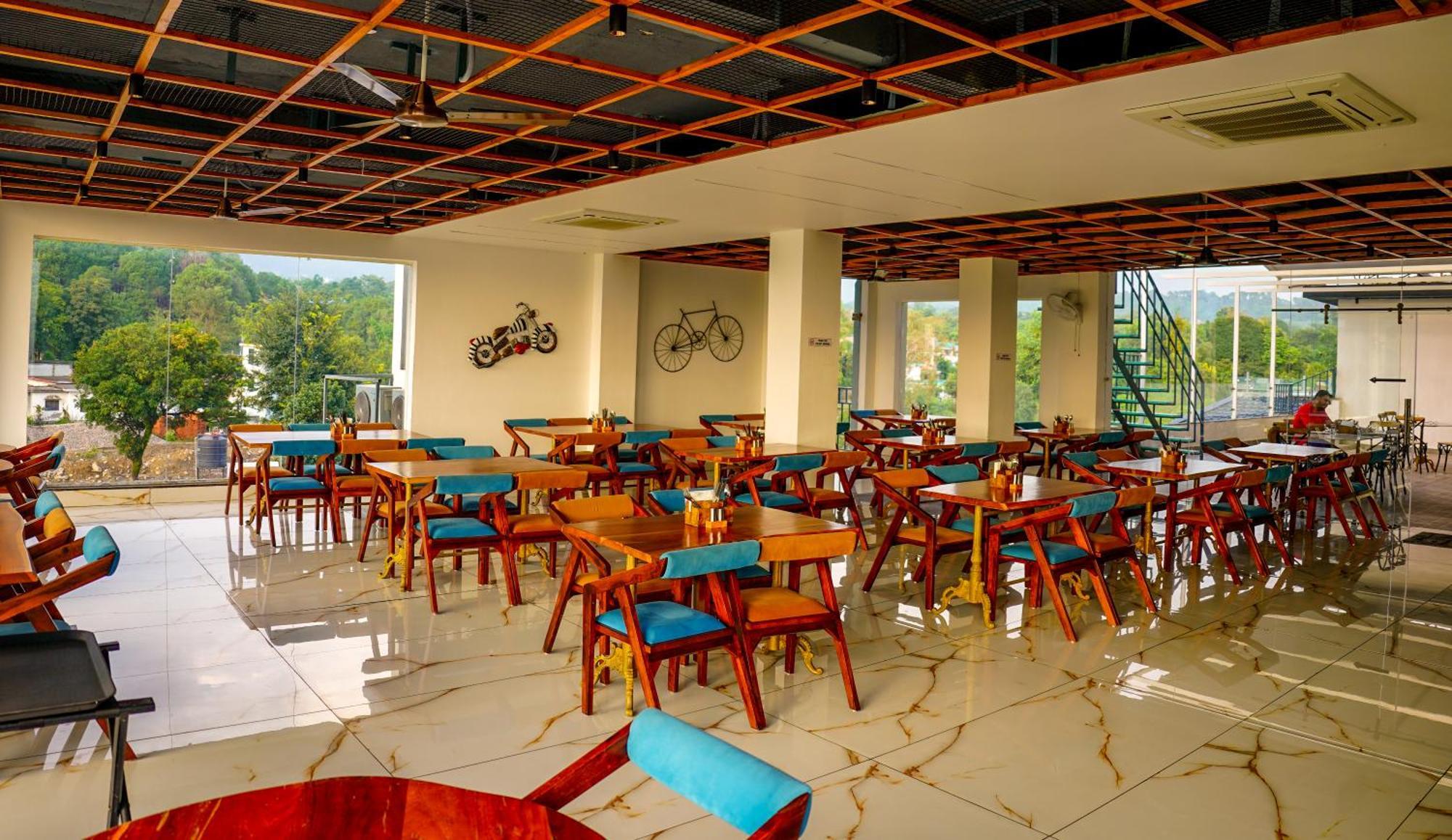 Aachman River And Valley View Resort Dharamshala - A Riverside Resort With Balcony View Eksteriør bilde